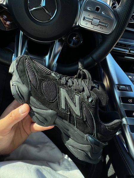 Жіночі кросівки New Balance 9060 Total Black | Замшеві кросівки 1306 фото