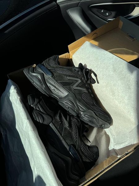Жіночі кросівки New Balance 9060 Total Black | Замшеві кросівки 1306 фото