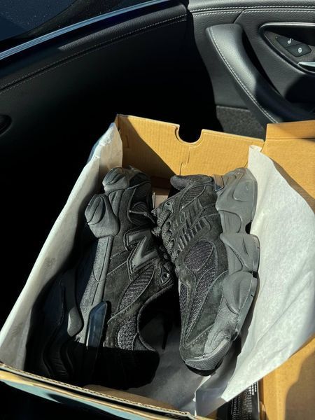 Жіночі кросівки New Balance 9060 Total Black | Замшеві кросівки 1306 фото