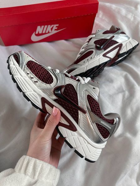 Кроссовки Nike V5 RNR Burgundy Crush / Wine Red Q345 фото