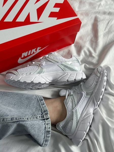 Кроссовки Nike V5 RNR White Metallic Silver HQ7901-101 Q351 фото