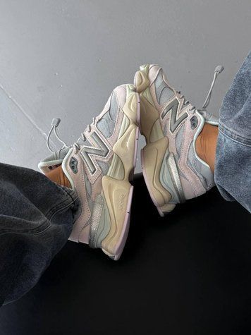 Жіночі кросівки New Balance 9060 Pink Grey | Замшеві кросівки 4050 фото