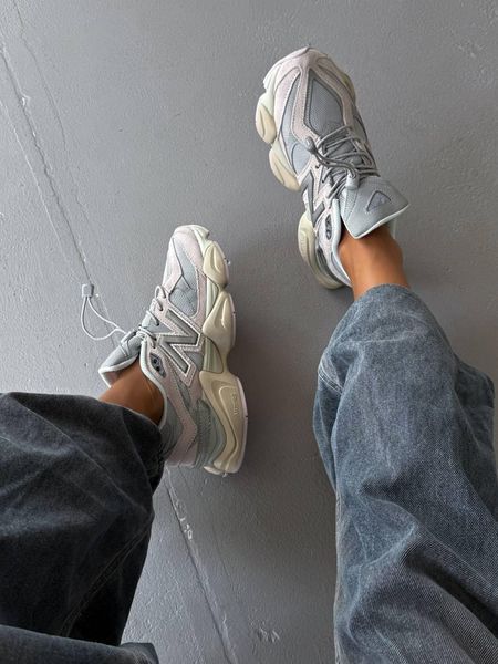 Жіночі кросівки New Balance 9060 Pink Grey | Замшеві кросівки 4050 фото