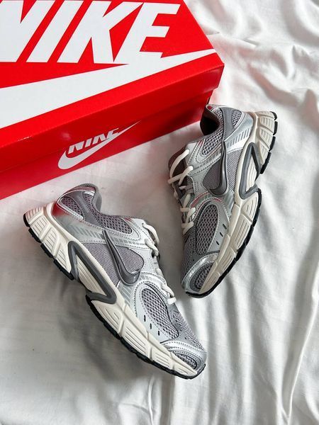 Кросівки Nike V5 RNR Cement Grey Grey Fog Light Orewood Brown Q353 фото